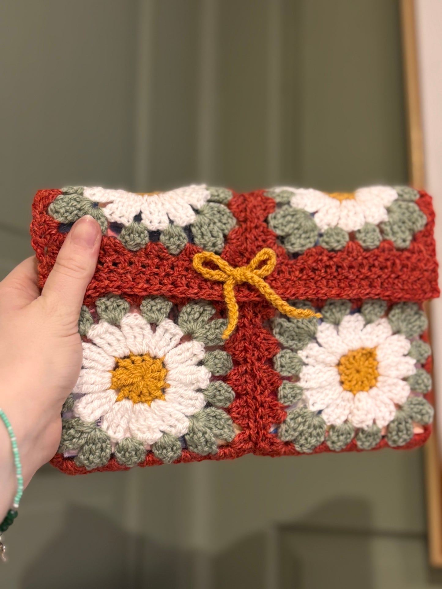 Crochet Daisy Booksleeve ๐๐ผ