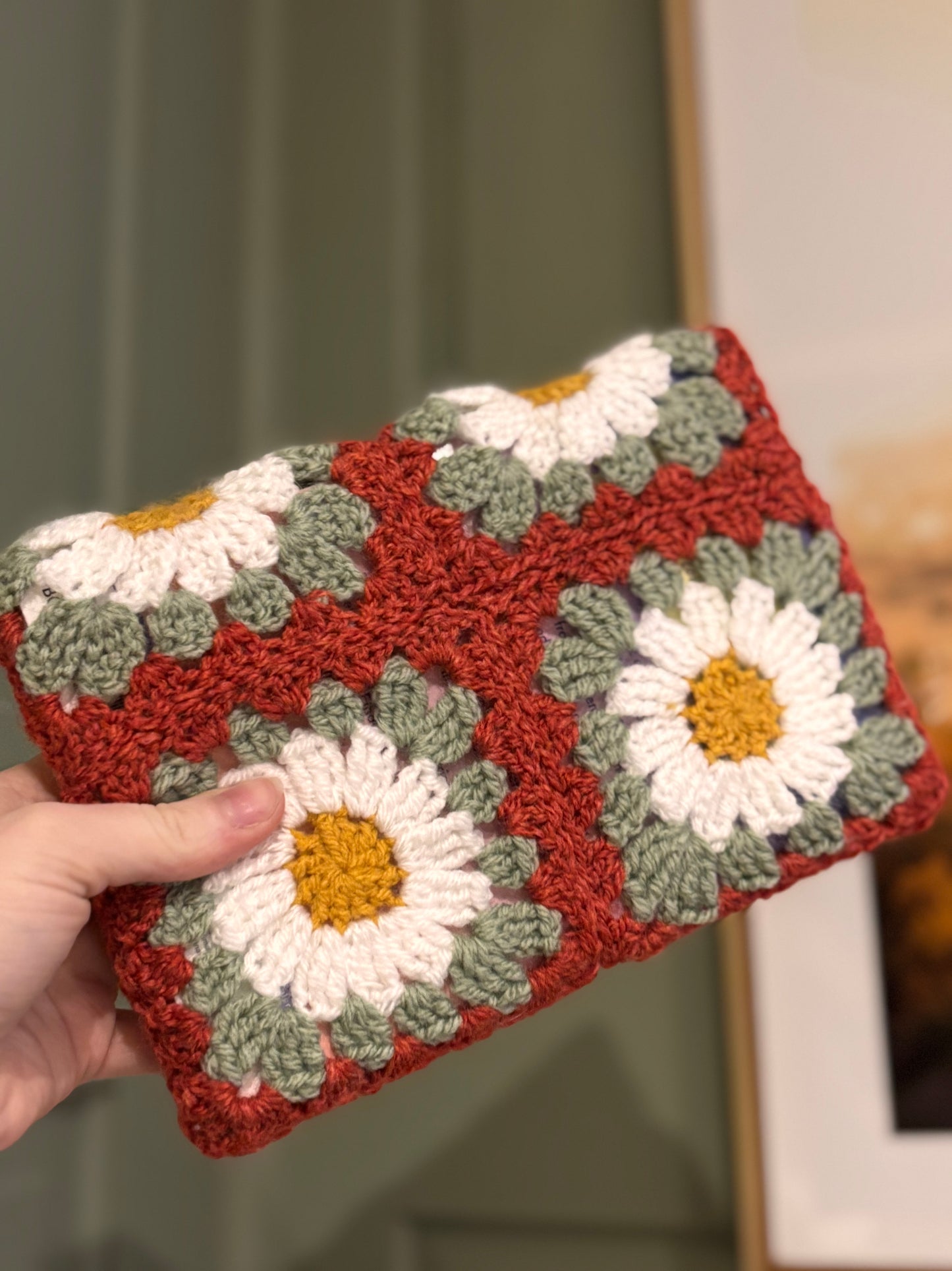 Crochet Daisy Booksleeve ๐๐ผ